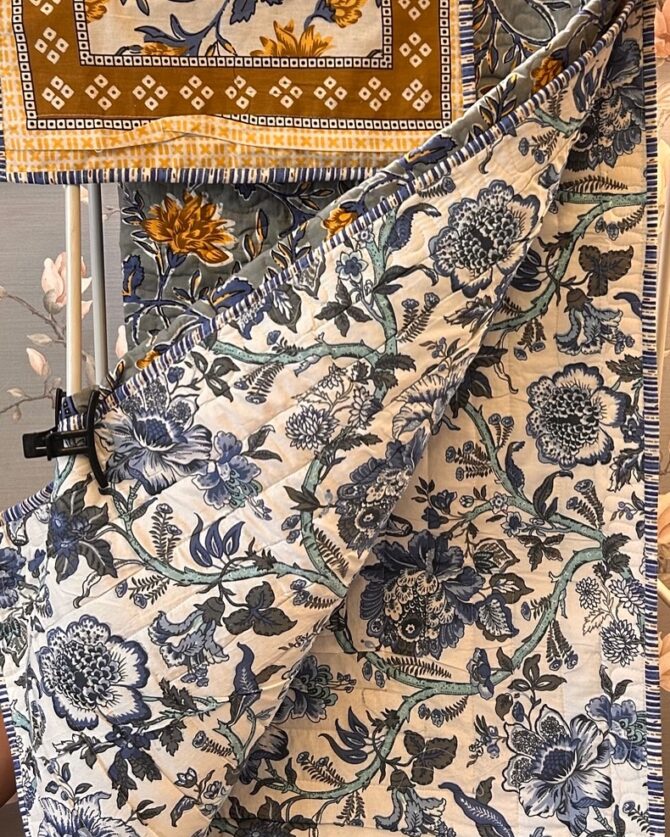 QUILTED REVERSIBLE QUEEN SIZE BEDCOVER